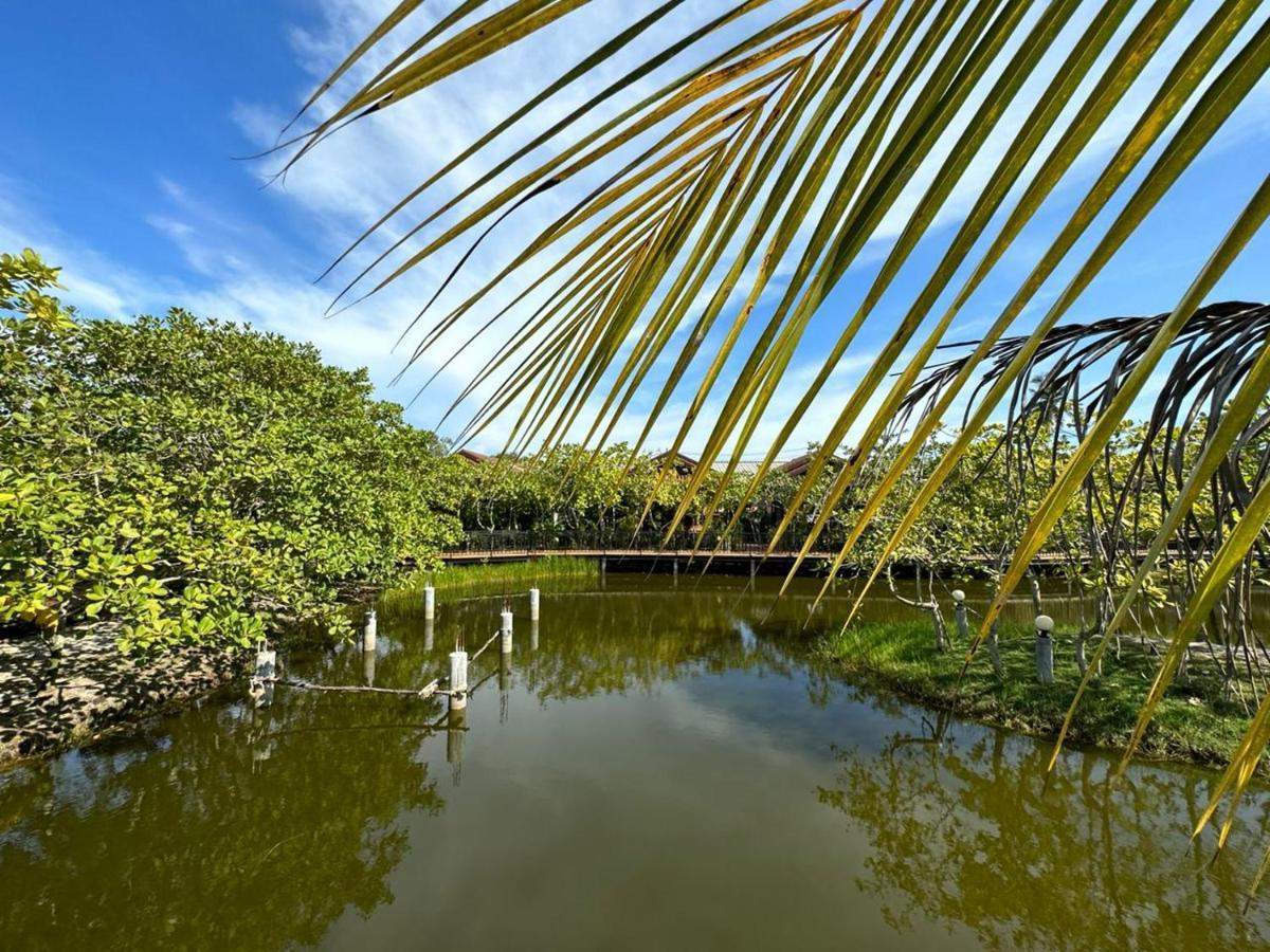 The Beatles Lagoon Чалонг Екстер'єр фото